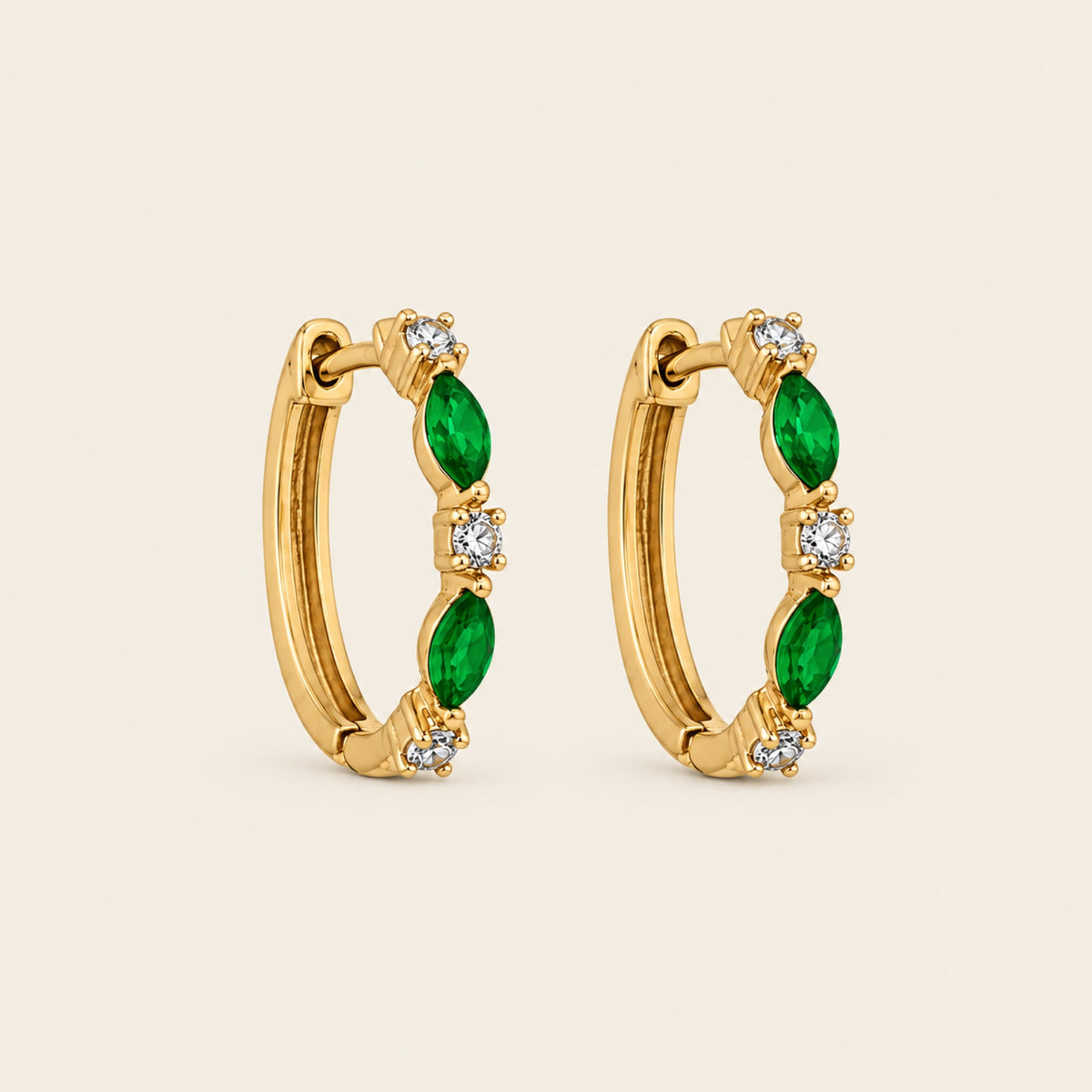Antonia – Arracadas de Oro Amarillo 14k con Esmeralda y Diamante