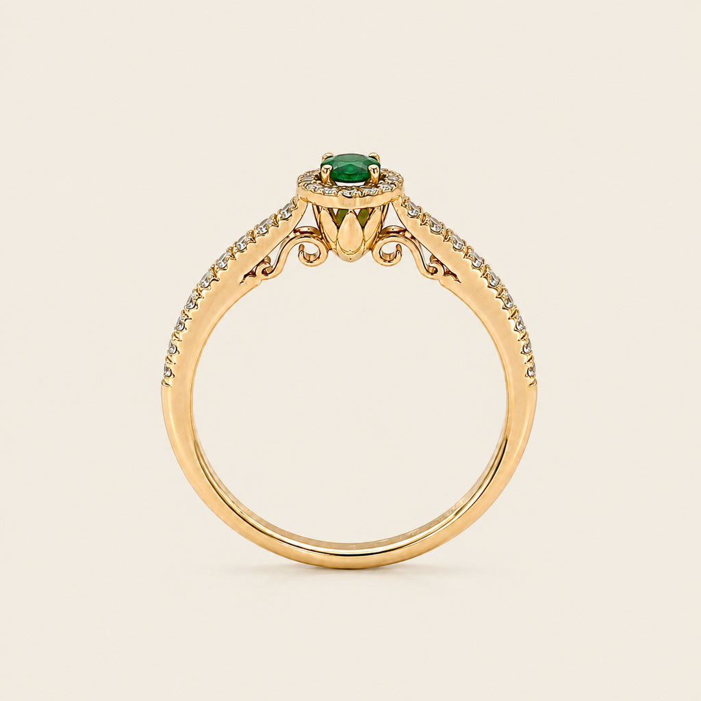 Camila – Anillo Halo de Oro Amarillo 14k con Esmeralda Redonda