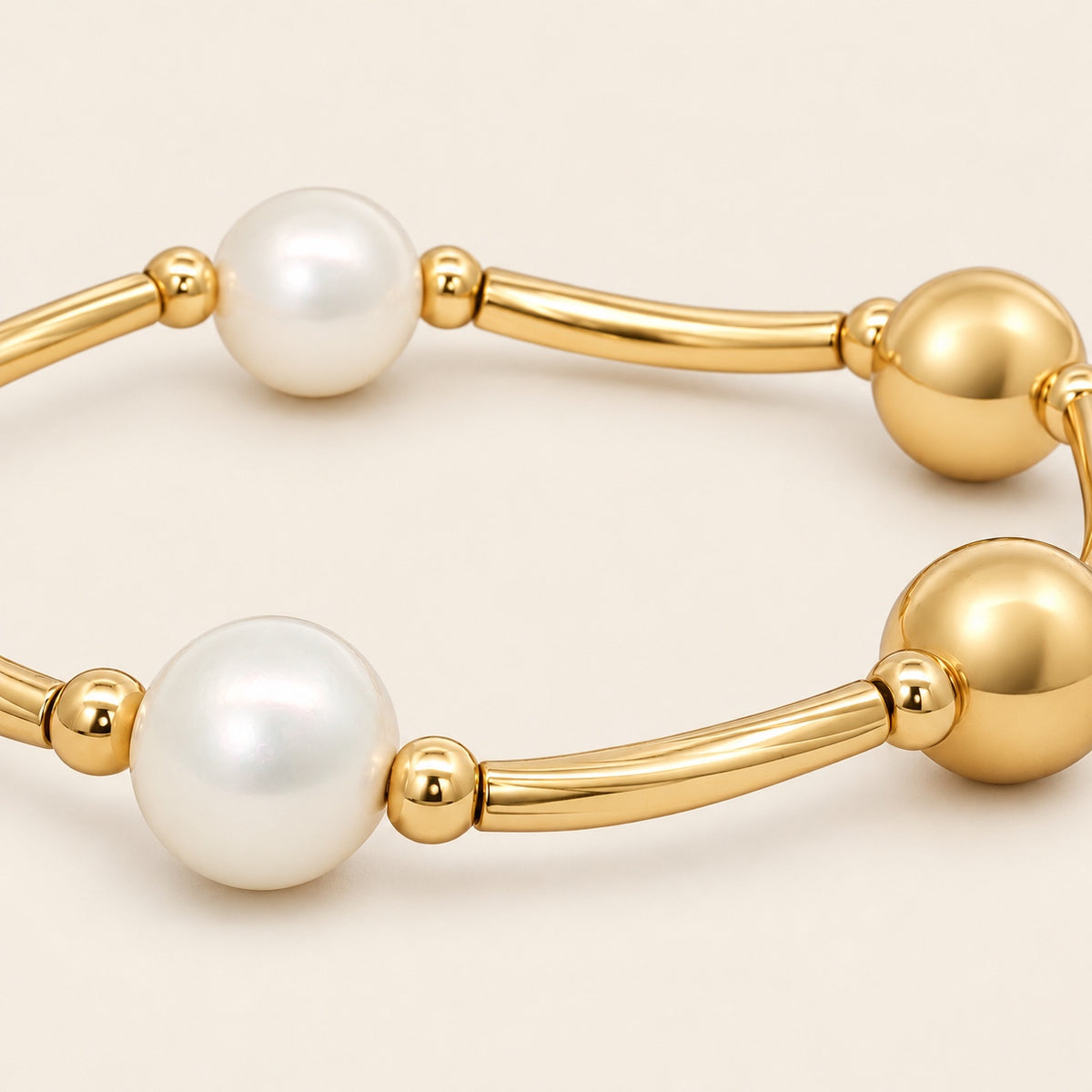 Brazalete de Oro Laminado con Perlas y Esferas