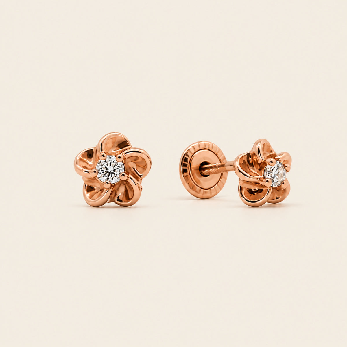 Mi Primer Diamante – Broqueles de Oro Rosa 14k con Diamante en Flor