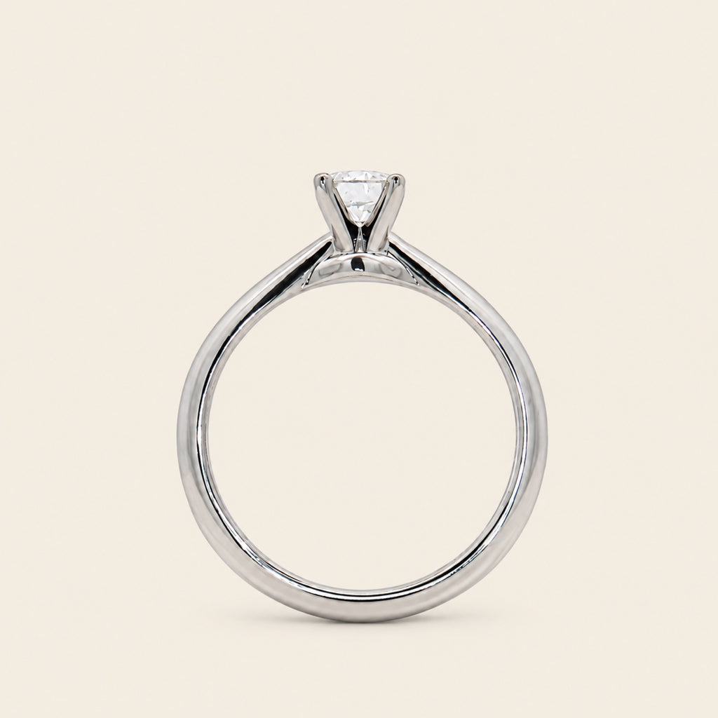 Anillo Solitario de Compromiso de Oro Blanco 14k con Diamante de Laboratorio
