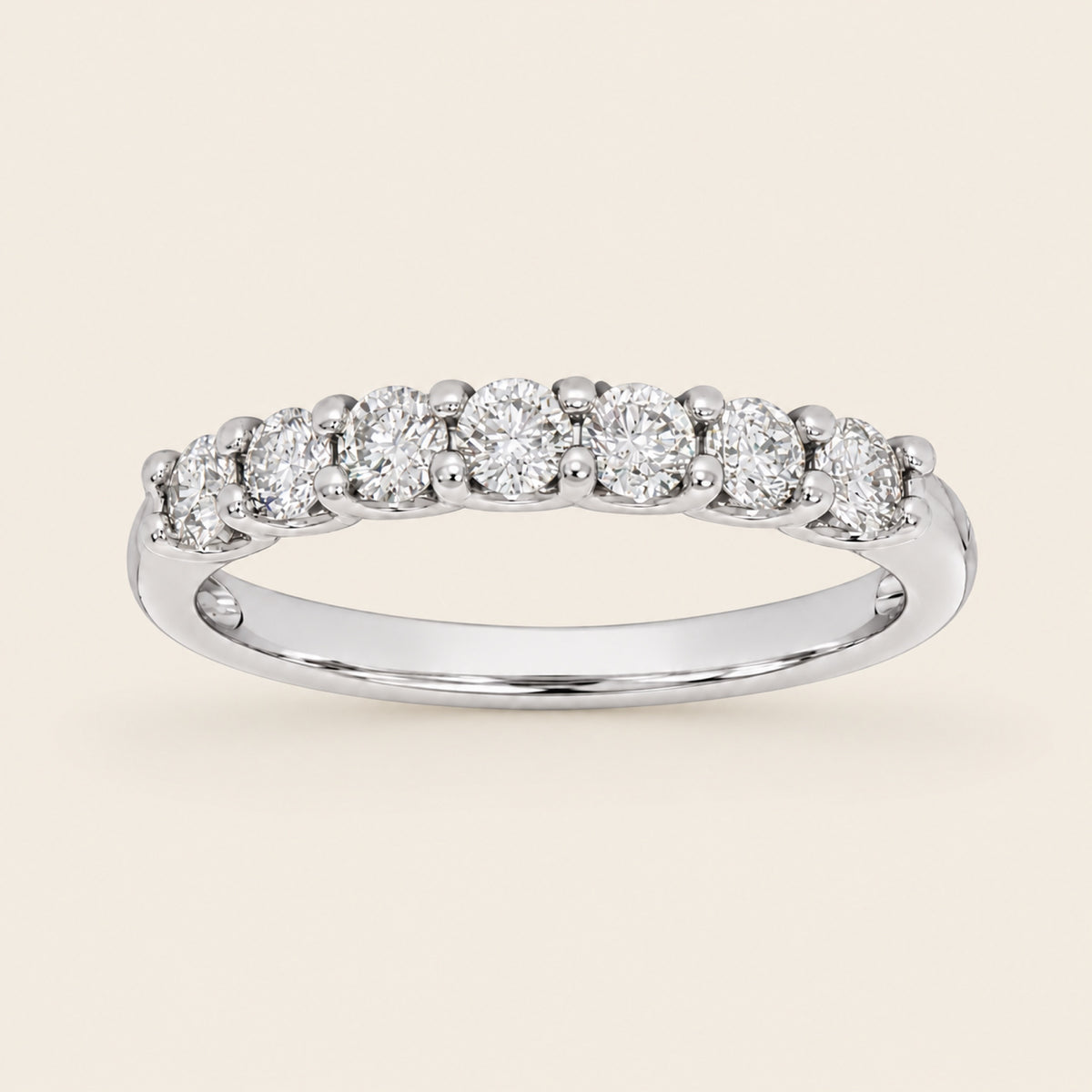 Alianza / Churumbela de Oro Blanco 14k con Diamante Ovalado de Laboratorio