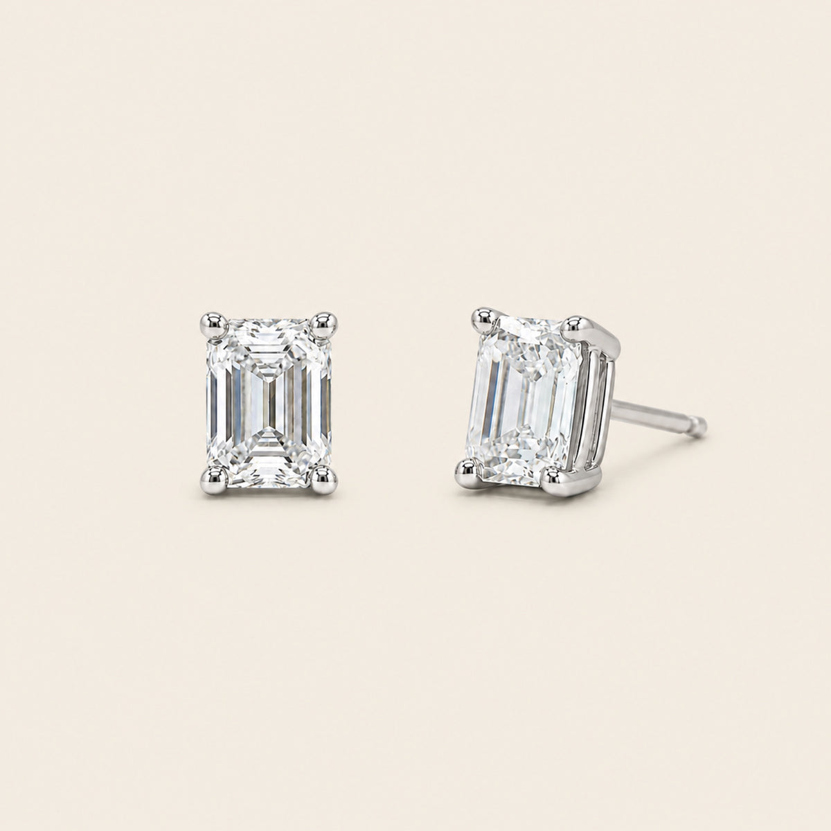 Broqueles Solitario de Oro Blanco 14k con Diamante Esmeralda de Laboratorio