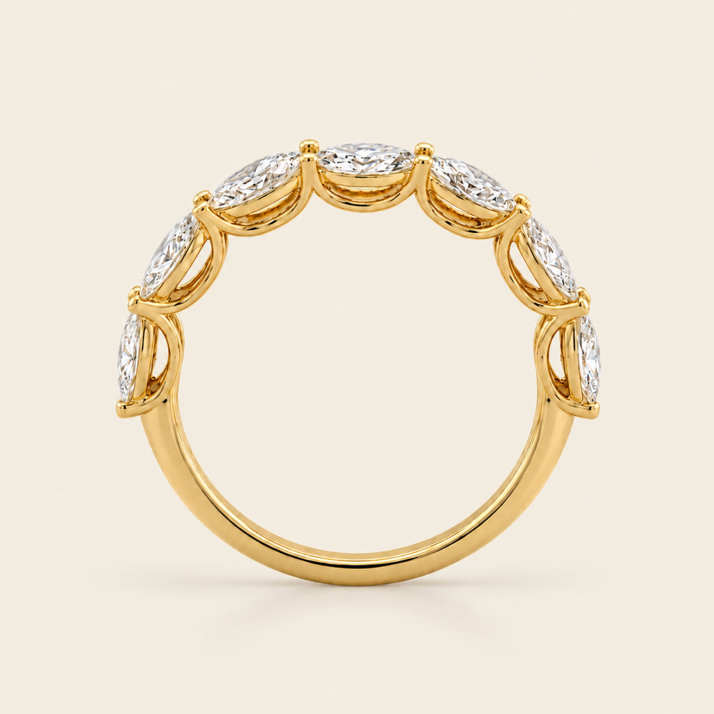 Alianza / Churumbela de Oro 14k con Diamante Ovalado de Laboratorio