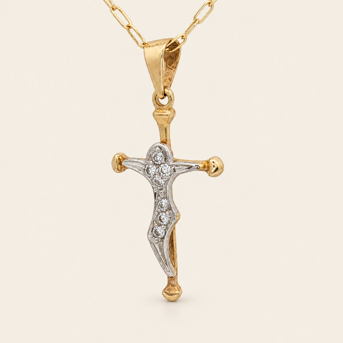 Dije de Crucifijo de Oro Amarillo 10k con Cristo en Oro Blanco y Circonias