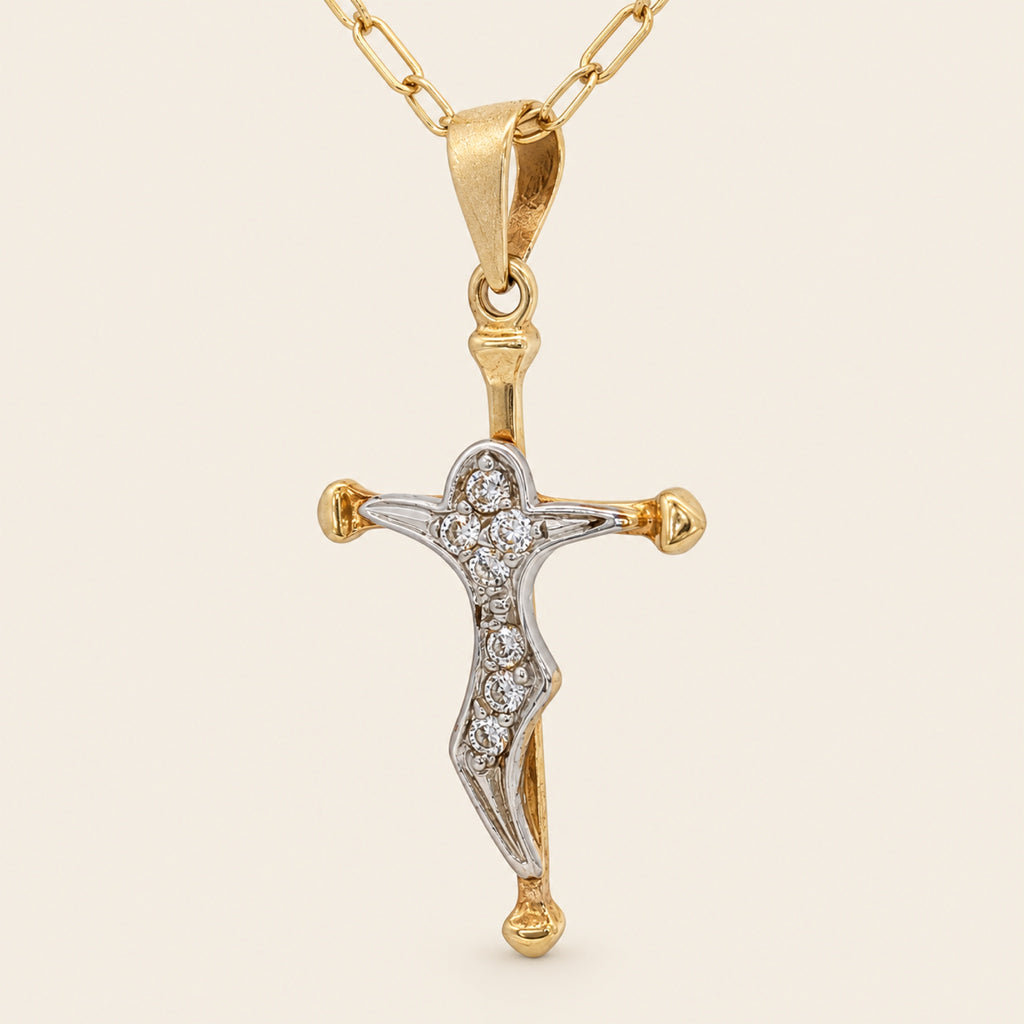 Dije de Crucifijo de Oro Amarillo 10k con Cristo en Oro Blanco y Circonias