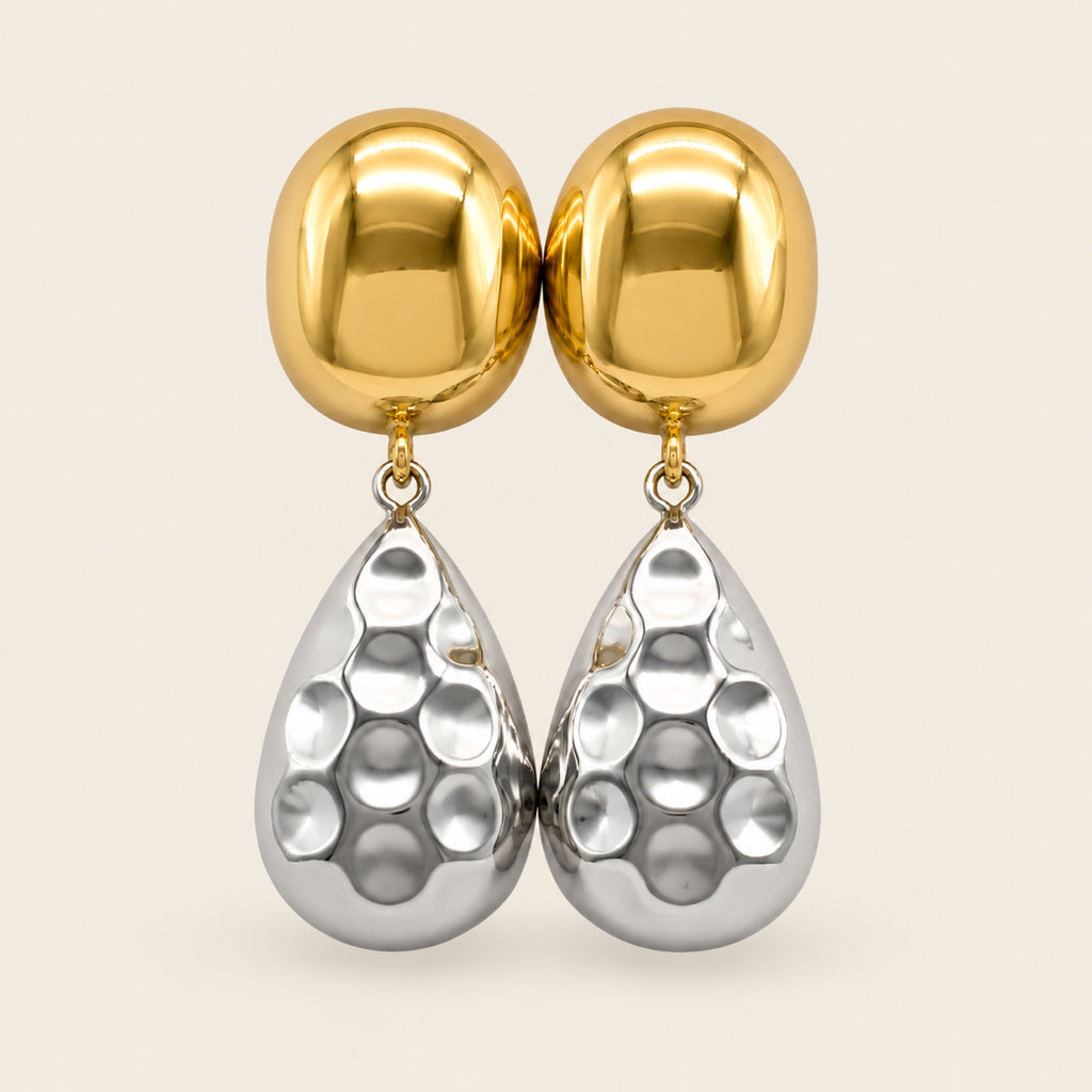Aretes Barrocos de Oro Laminado con Cúpula y Gota Plateada Martillada
