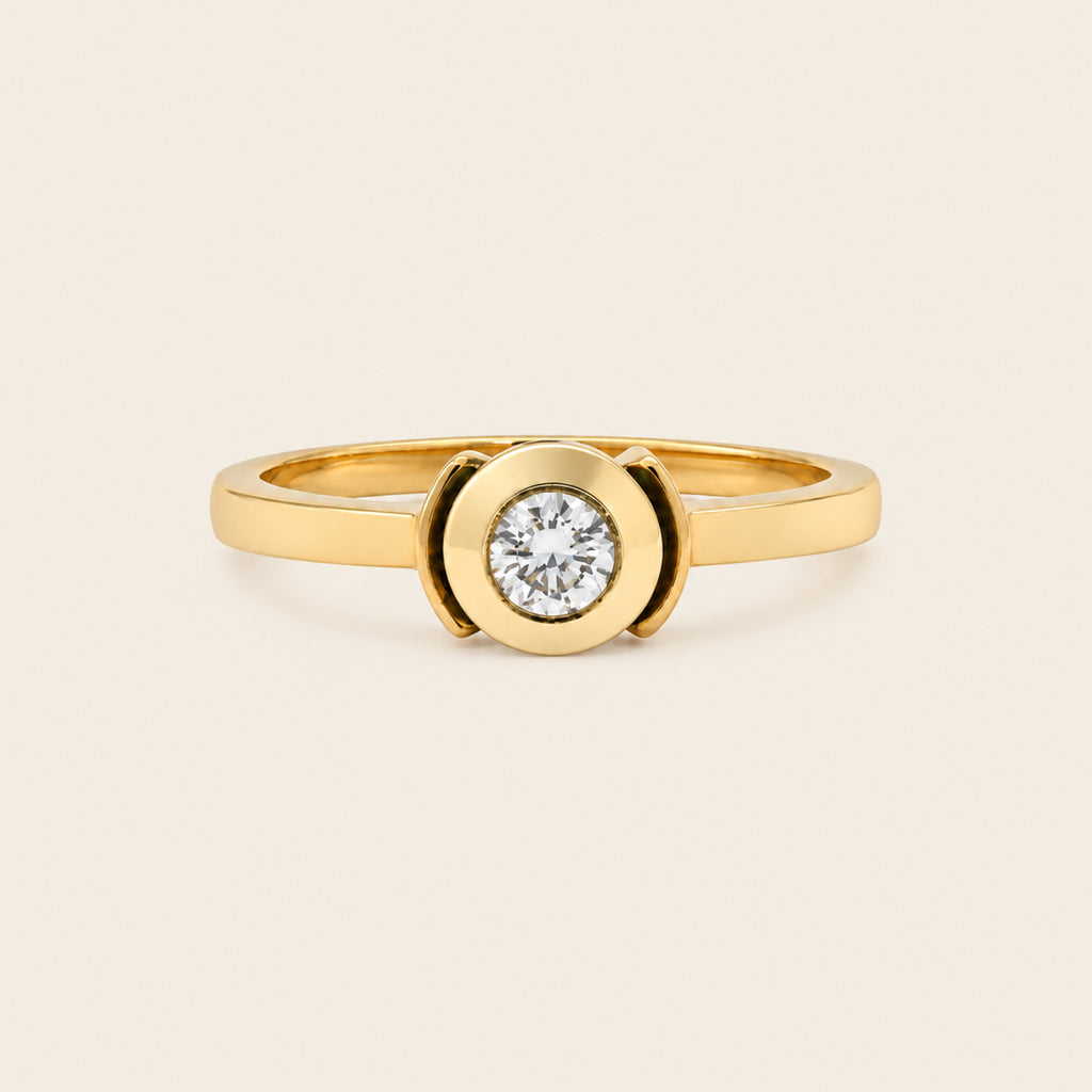 Anillo de Compromiso Medio Bezel de Oro Amarillo 14k con Diamante