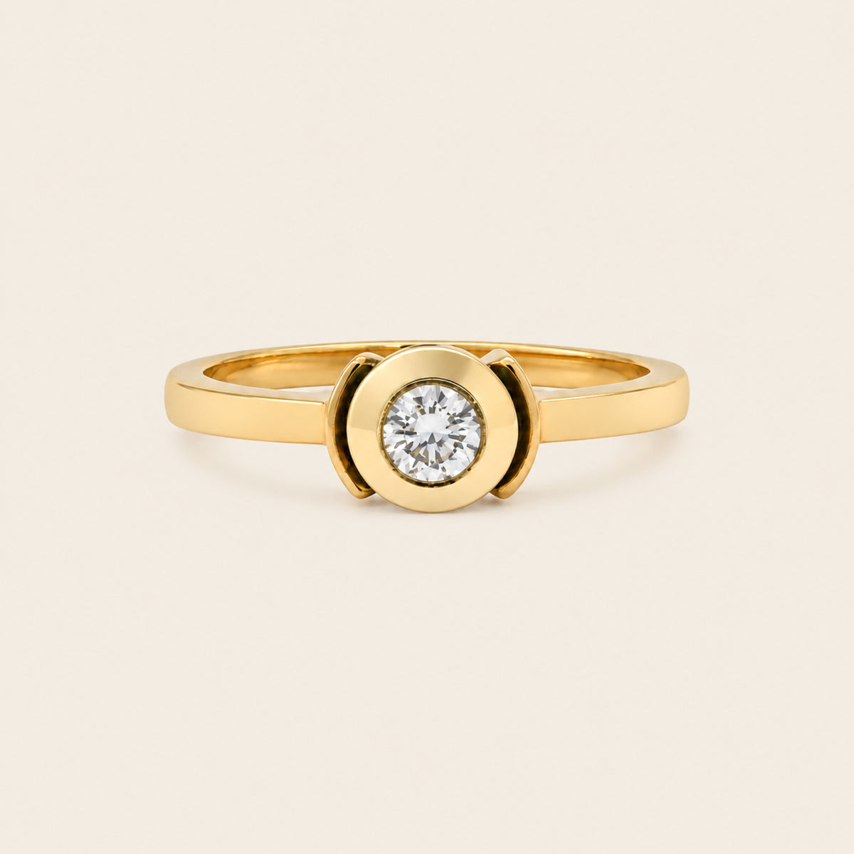 Anillo de Compromiso Medio Bezel de Oro Amarillo 14k con Diamante