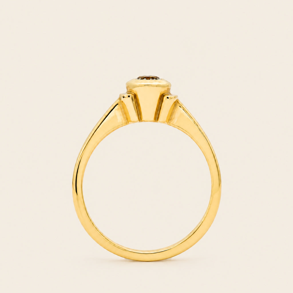 Anillo de Compromiso Medio Bezel de Oro Amarillo 14k con Diamante