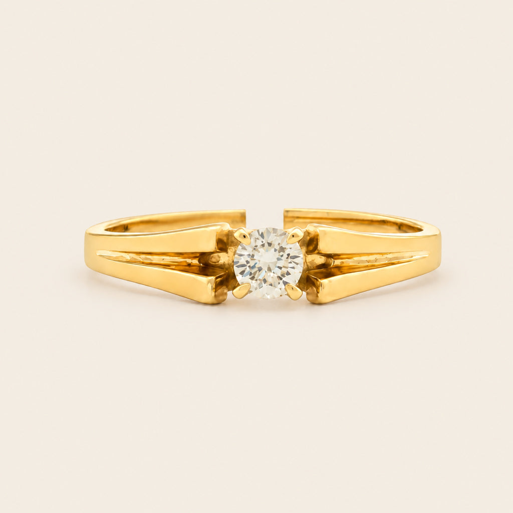 Anillo de Compromiso de Oro Amarillo 14k con Diamante y Caña Partida