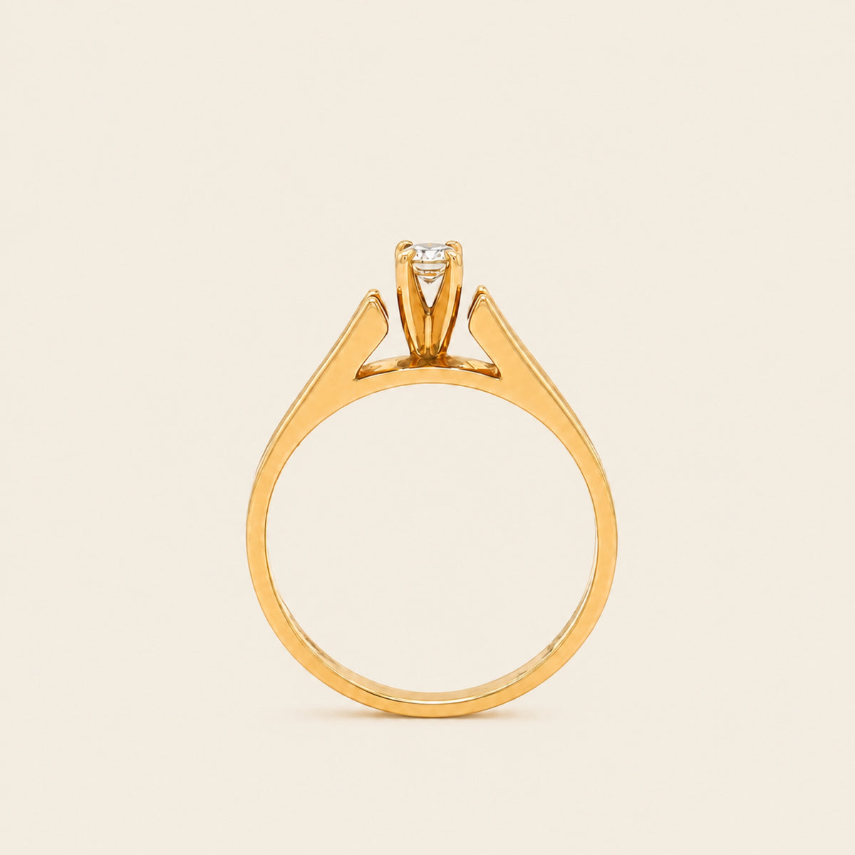 Anillo de Compromiso de Oro Amarillo 14k con Diamante y Caña Partida