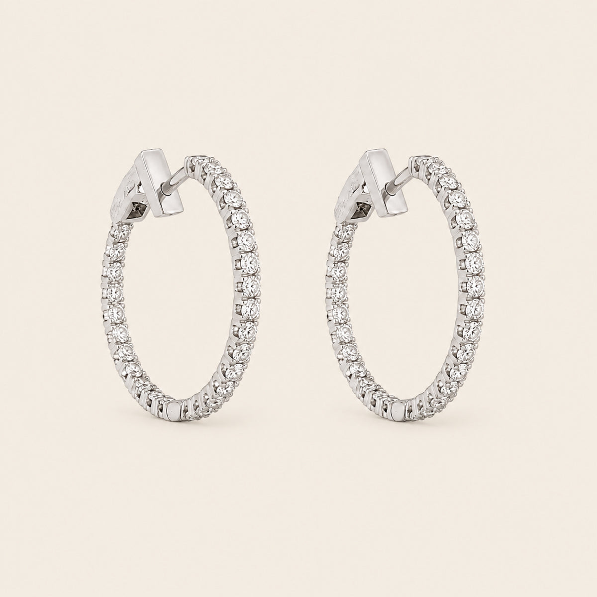 Paola – Arracadas de Oro Blanco 14k con Diamante