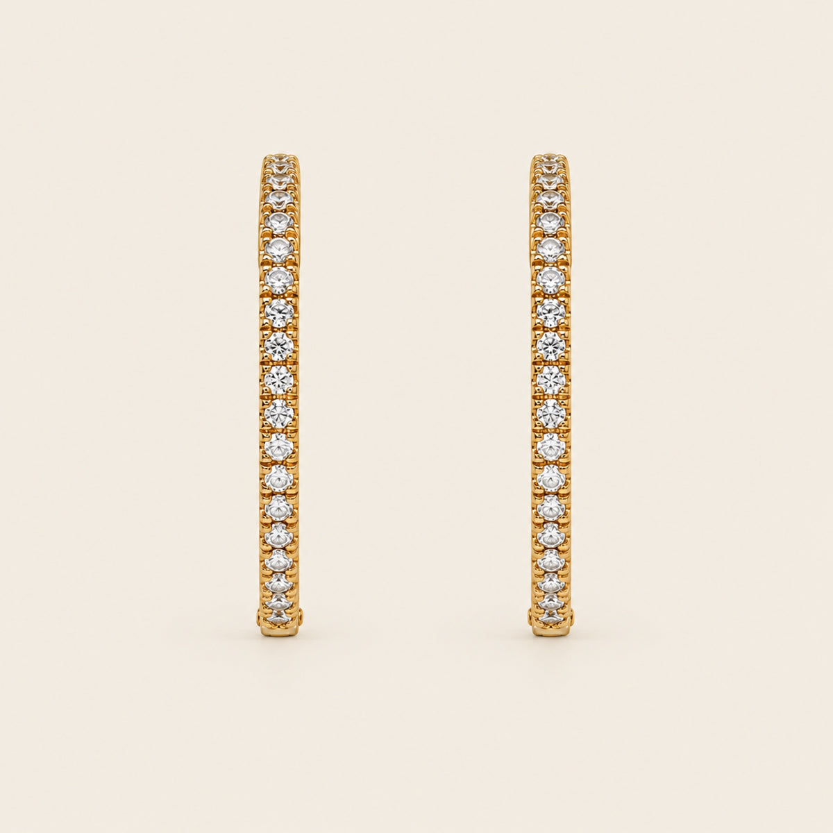 Teresa – Huggies de Oro Amarillo 18k con Diamante
