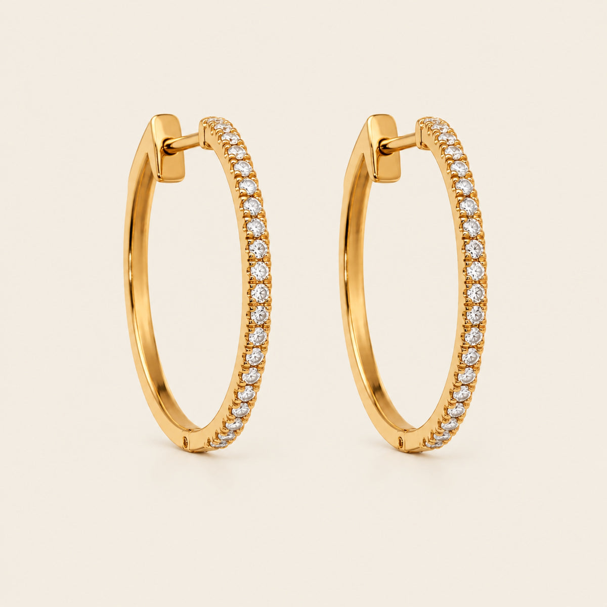 Teresa – Huggies de Oro Amarillo 18k con Diamante