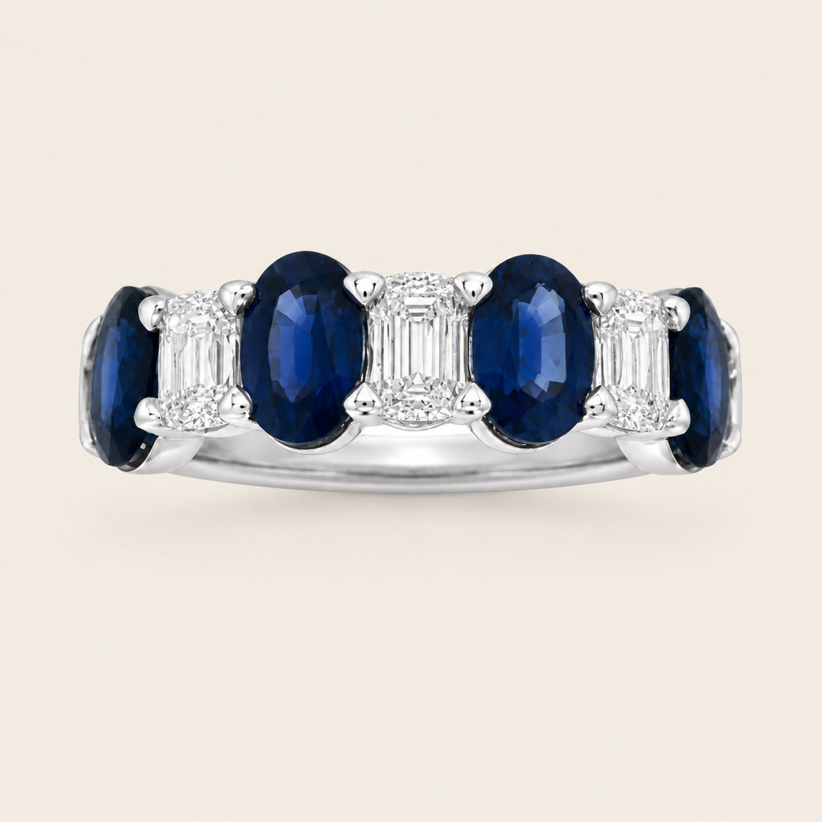 Leonor – Anillo de Oro Blanco 18k con Zafiros y Diamantes