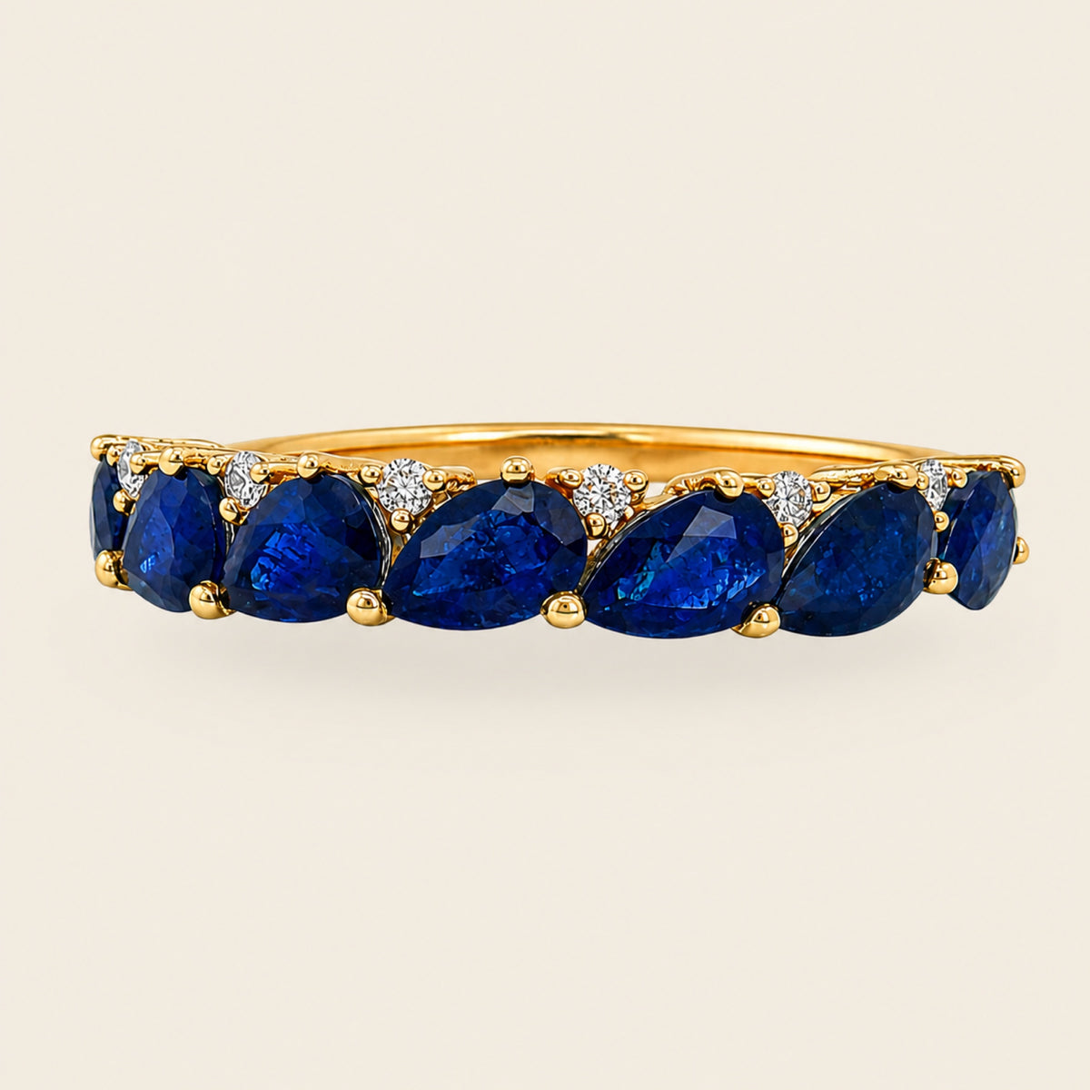 Constanza – Anillo de Oro Amarillo 18k con Zafiros