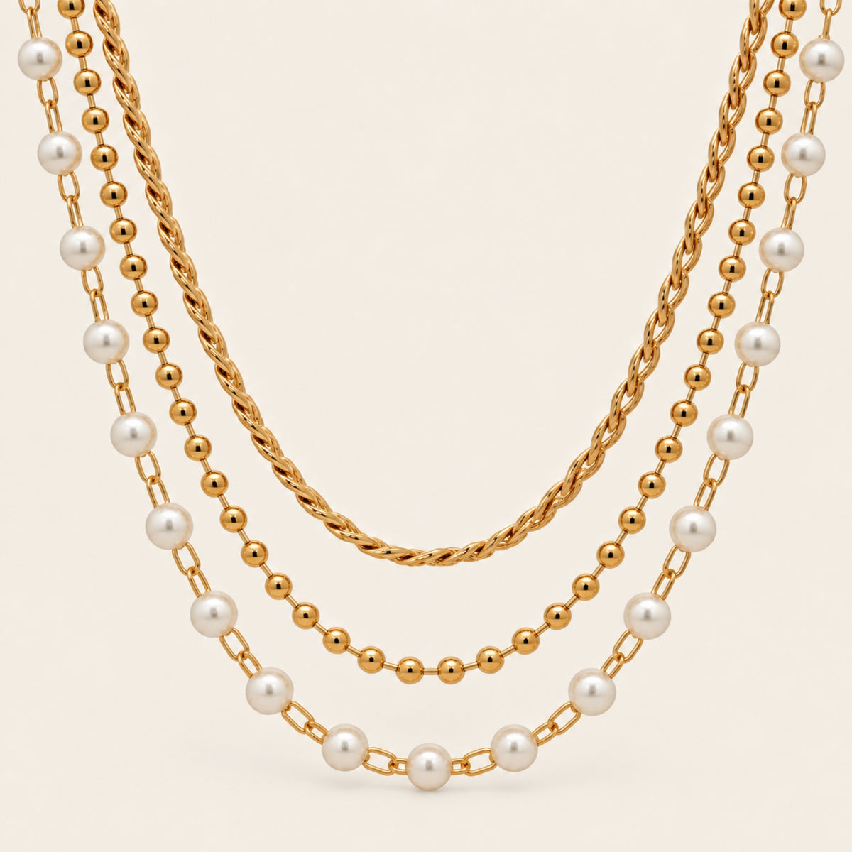 Collar Triple de Oro Laminado con Perlas, Esferas y Cadena Torcida