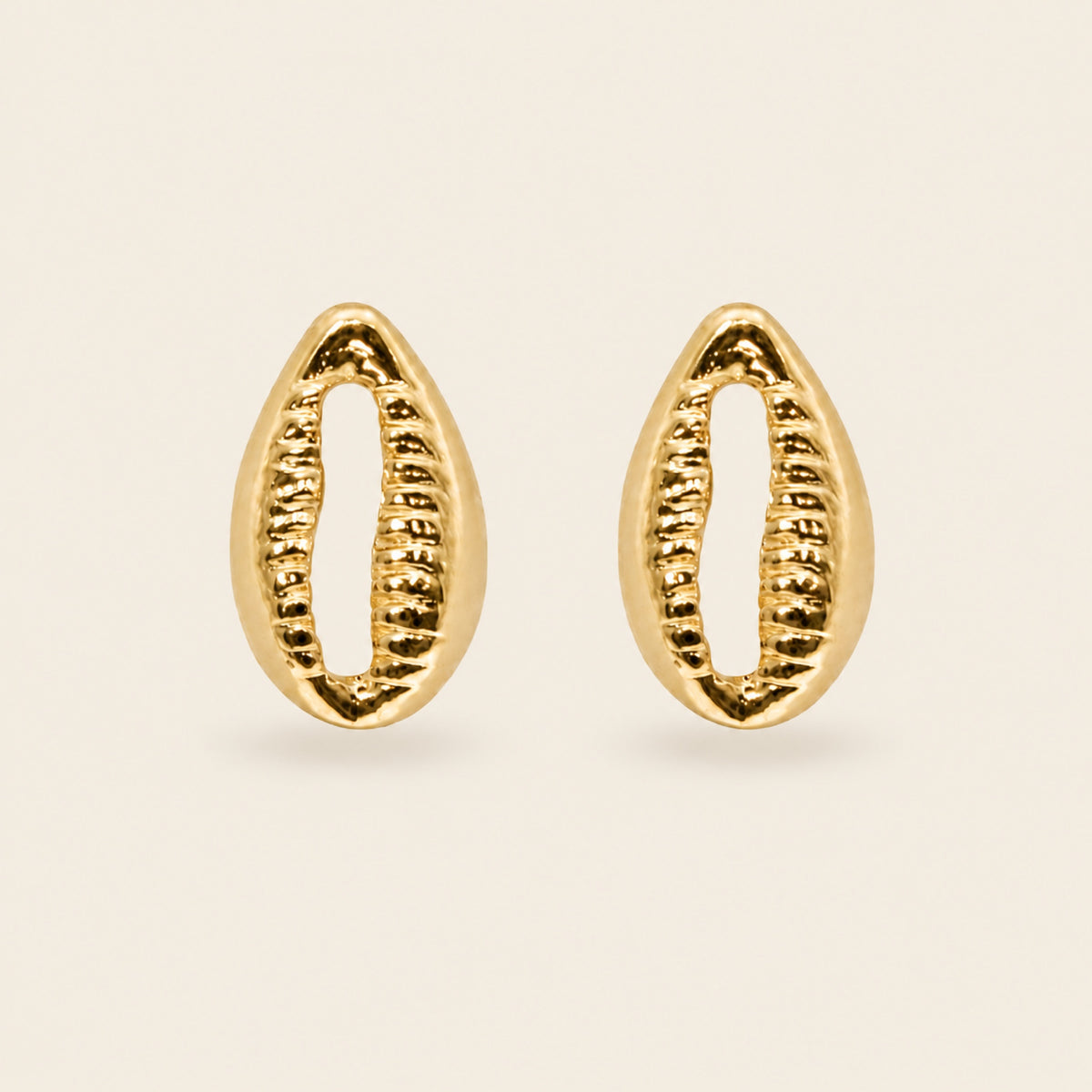 Aretes de Concha de Oro Laminado 18k