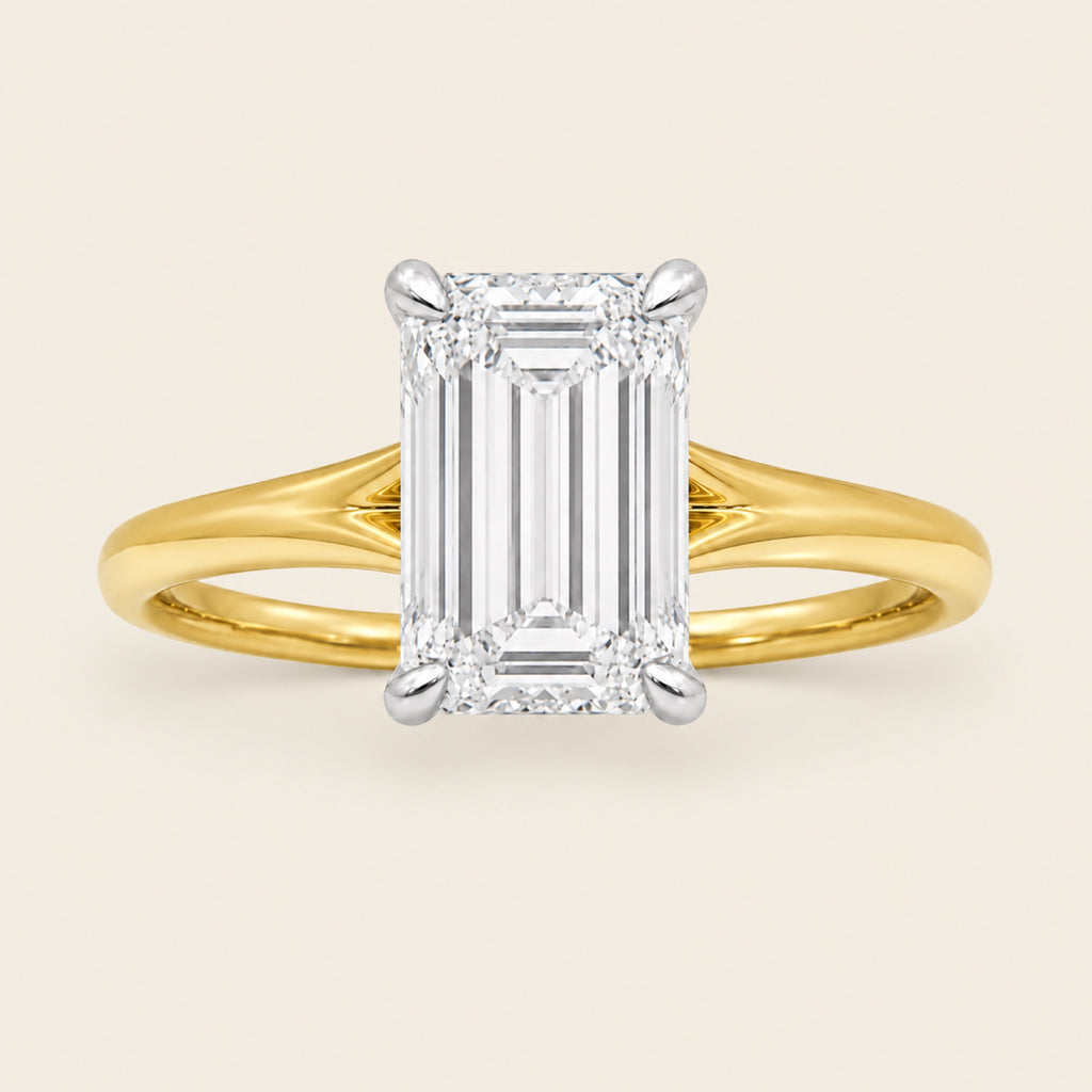 Anillo de Compromiso de Oro Amarillo 14k con Diamante Esmeralda de Laboratorio