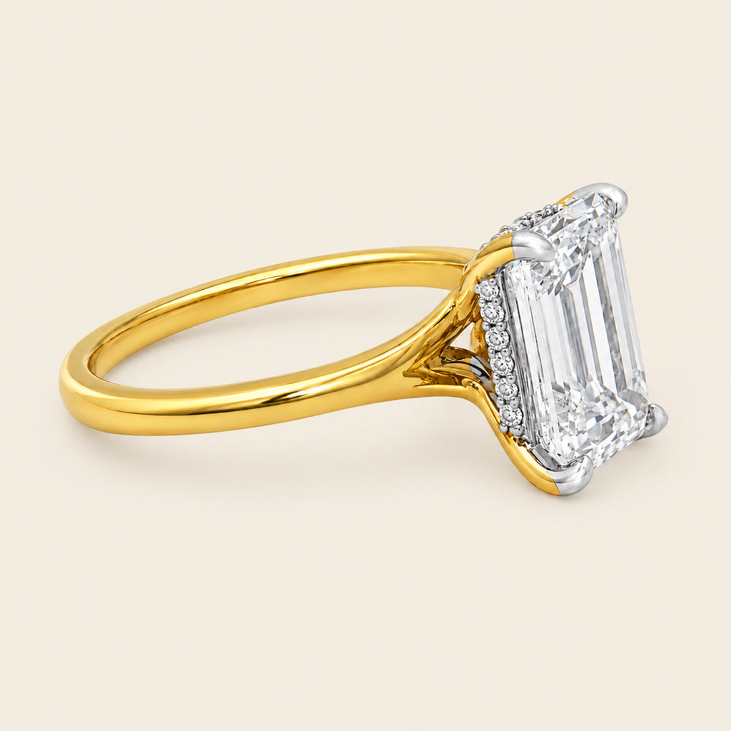 Anillo de Compromiso de Oro Amarillo 14k con Diamante Esmeralda de Laboratorio