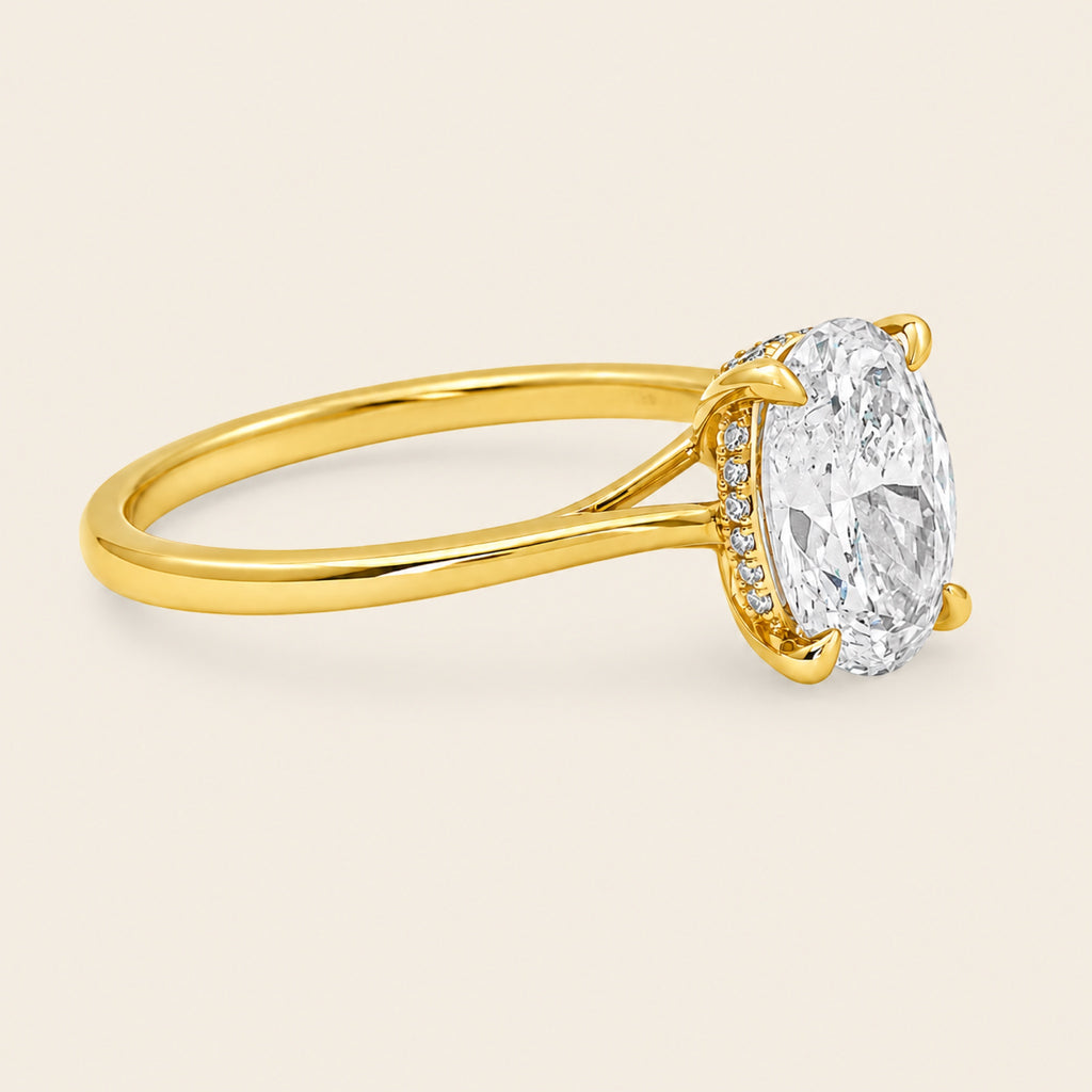 Anillo de Compromiso de Oro Amarillo 14k con Diamante Cushion Alargado de Laboratorio