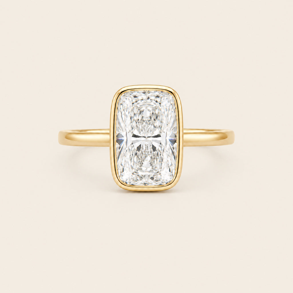 Anillo Solitario de Compromiso de Oro Amarillo 14k con Diamante Cushion de Laboratorio