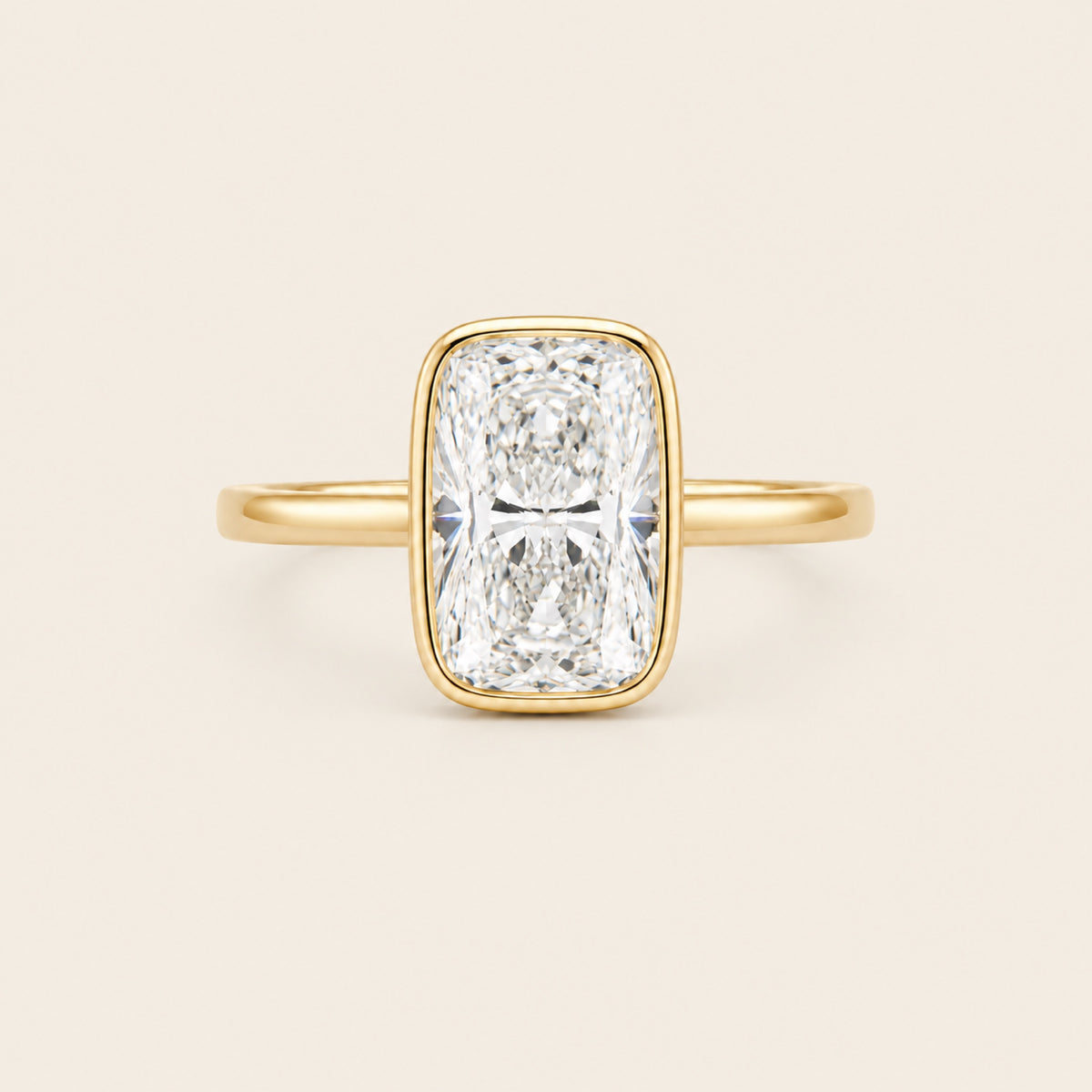 Anillo Solitario de Compromiso de Oro Amarillo 14k con Diamante Cushion de Laboratorio