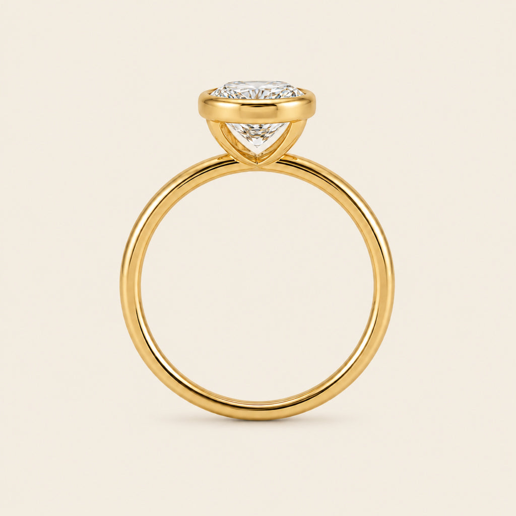 Anillo Solitario de Compromiso de Oro Amarillo 14k con Diamante Cushion de Laboratorio