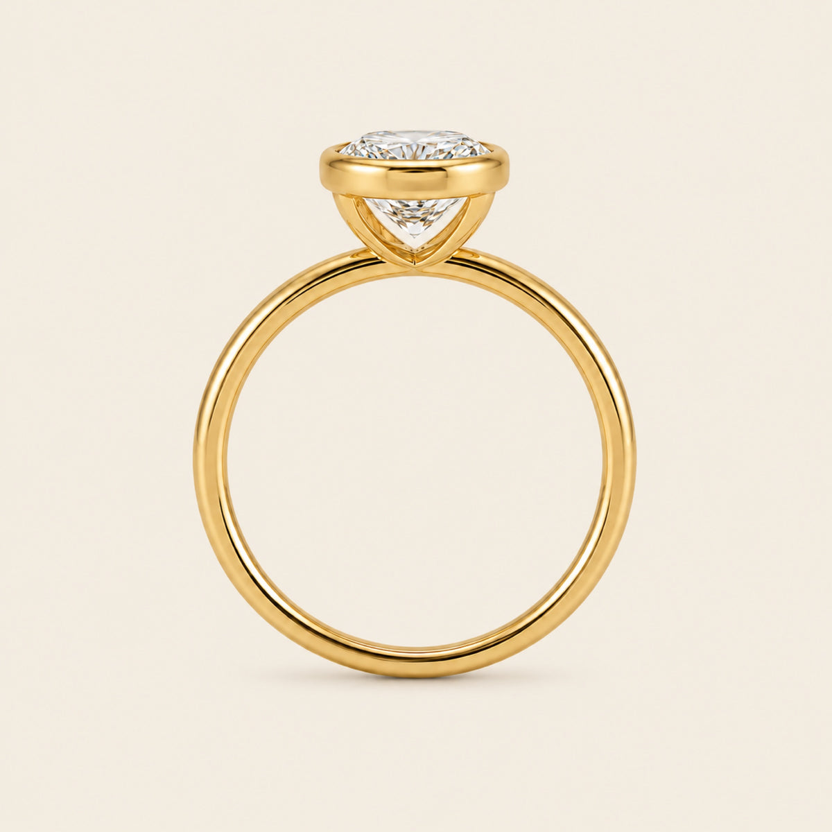 Anillo Solitario de Compromiso de Oro Amarillo 14k con Diamante Cushion de Laboratorio
