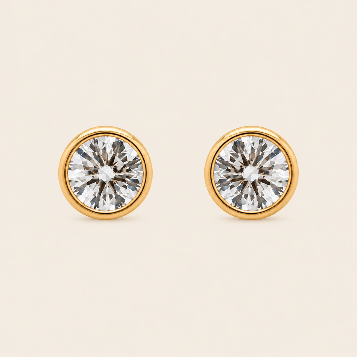 Broqueles de Oro Amarillo 14k con Diamante de Laboratorio en Bisel