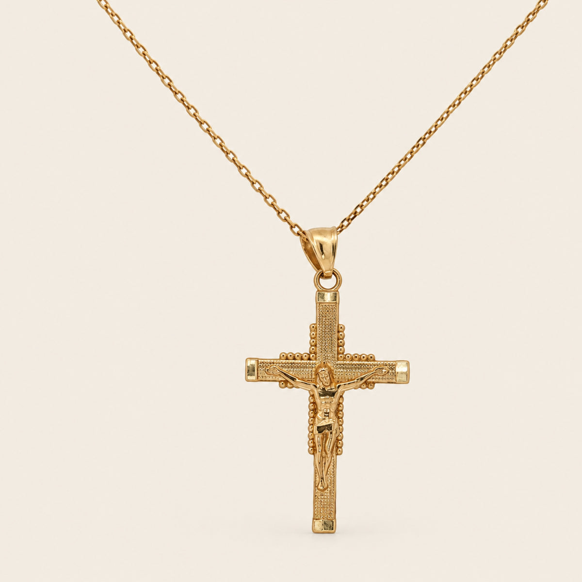 Dije de Crucifijo de Oro Amarillo 10k con Cristo y Bordes Texturizados