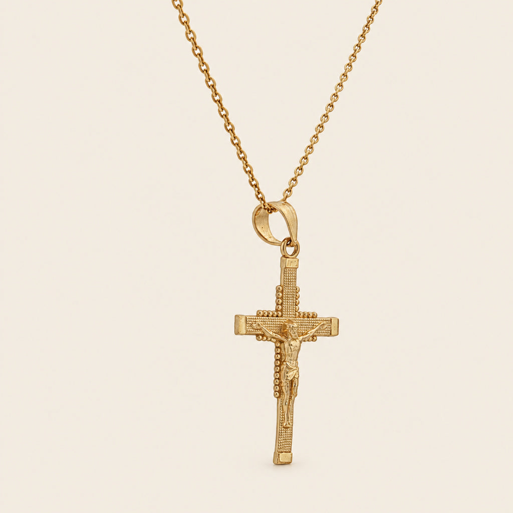 Dije de Crucifijo de Oro Amarillo 10k con Cristo y Bordes Texturizados