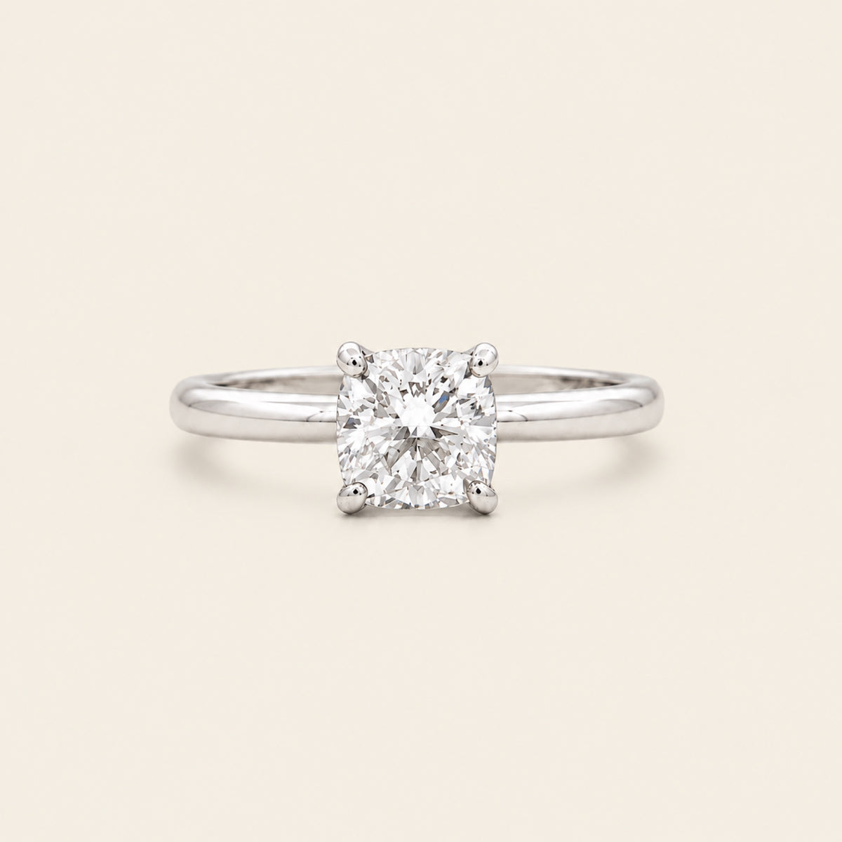 Anillo Solitario de Compromiso de Oro Blanco 14k con Diamante Cushion de Laboratorio