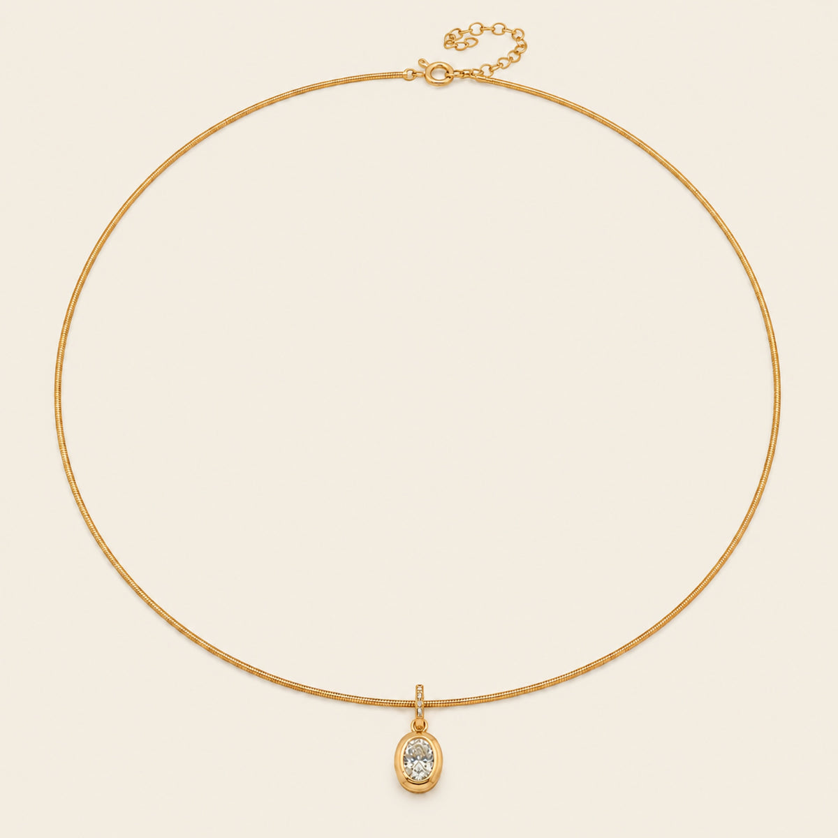 Dije de Oro Amarillo 14k con Diamante Ovalado de Laboratorio