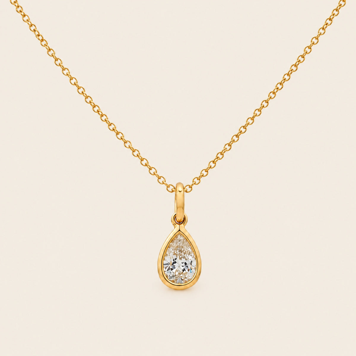 Gargantilla de Oro Amarillo 14k con Diamante de Corte Pera de Laboratorio