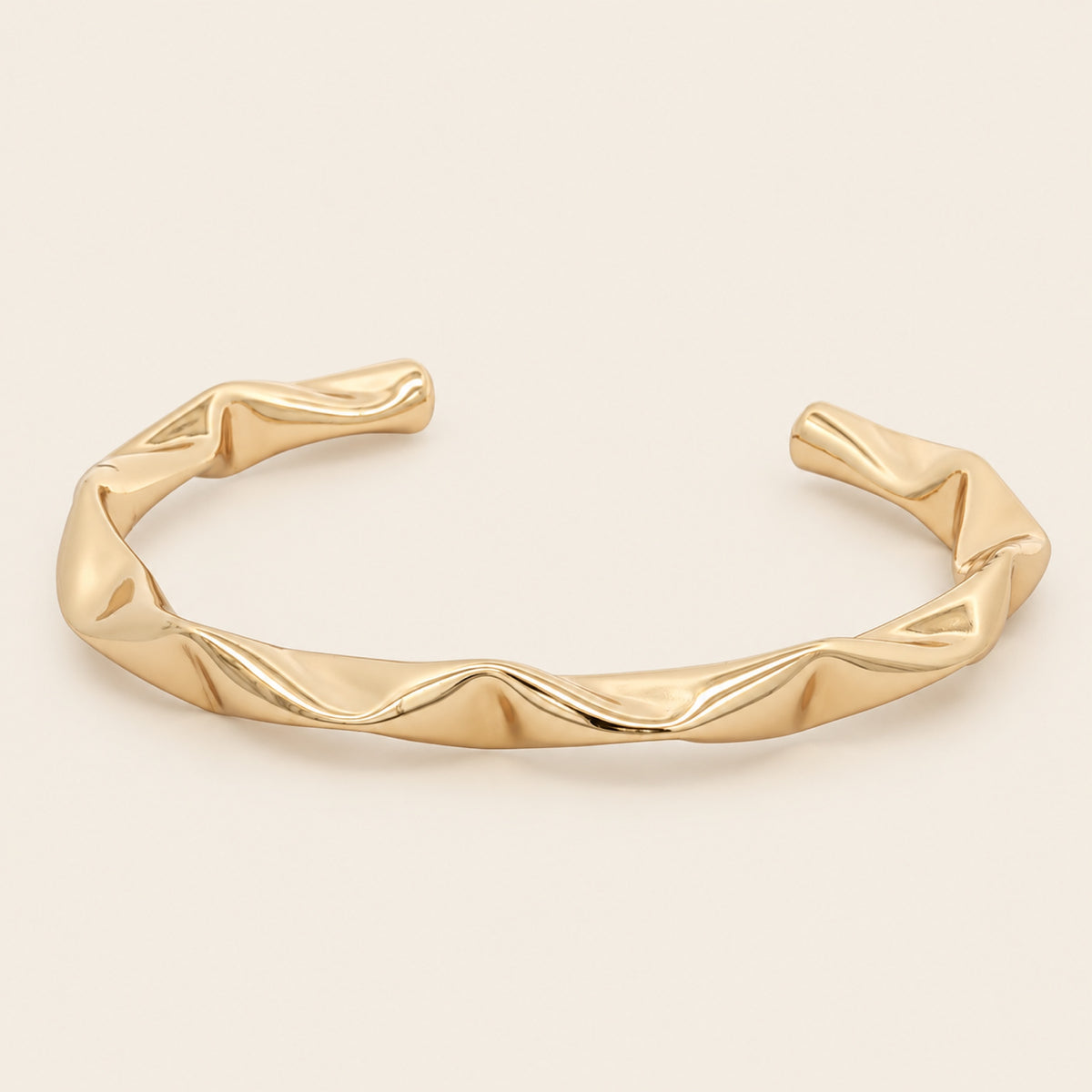 Pulsera Rígida Ondulada de Oro Laminado