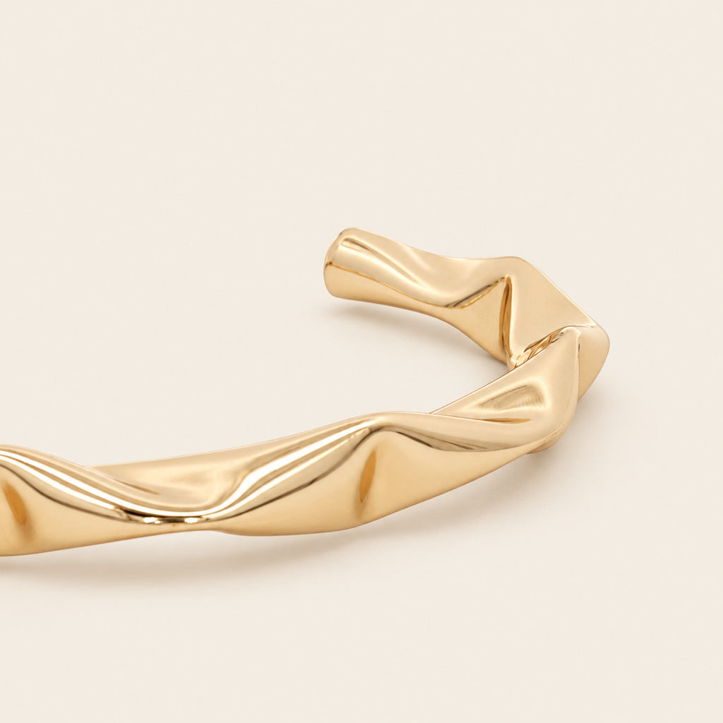 Pulsera Rígida Ondulada de Oro Laminado