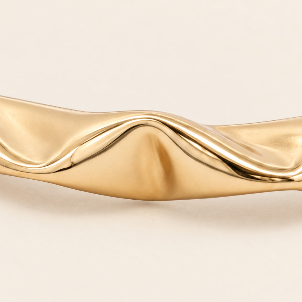 Pulsera Rígida Ondulada de Oro Laminado