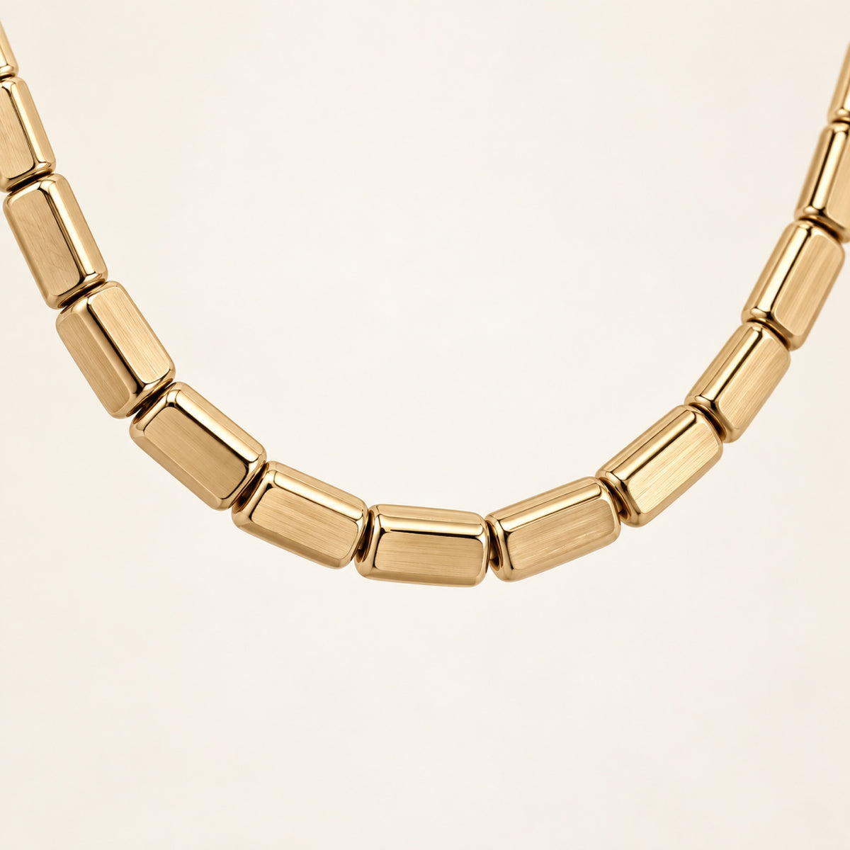 Collar de Oro Laminado con Cilindros