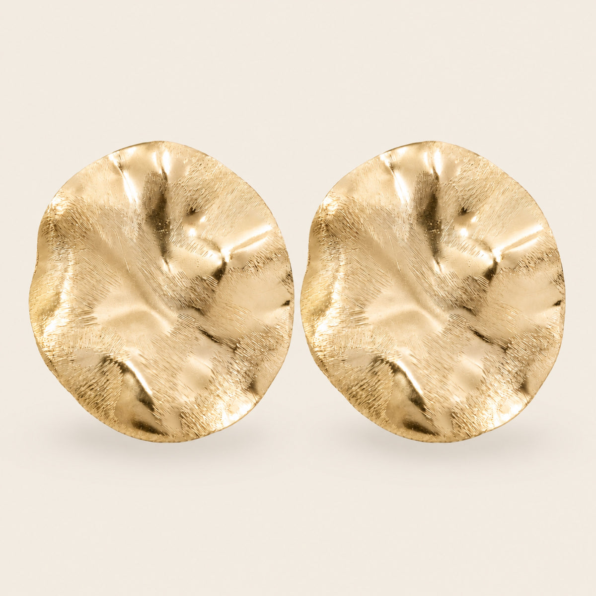 Aretes de Oro Laminado con Disco Martillado