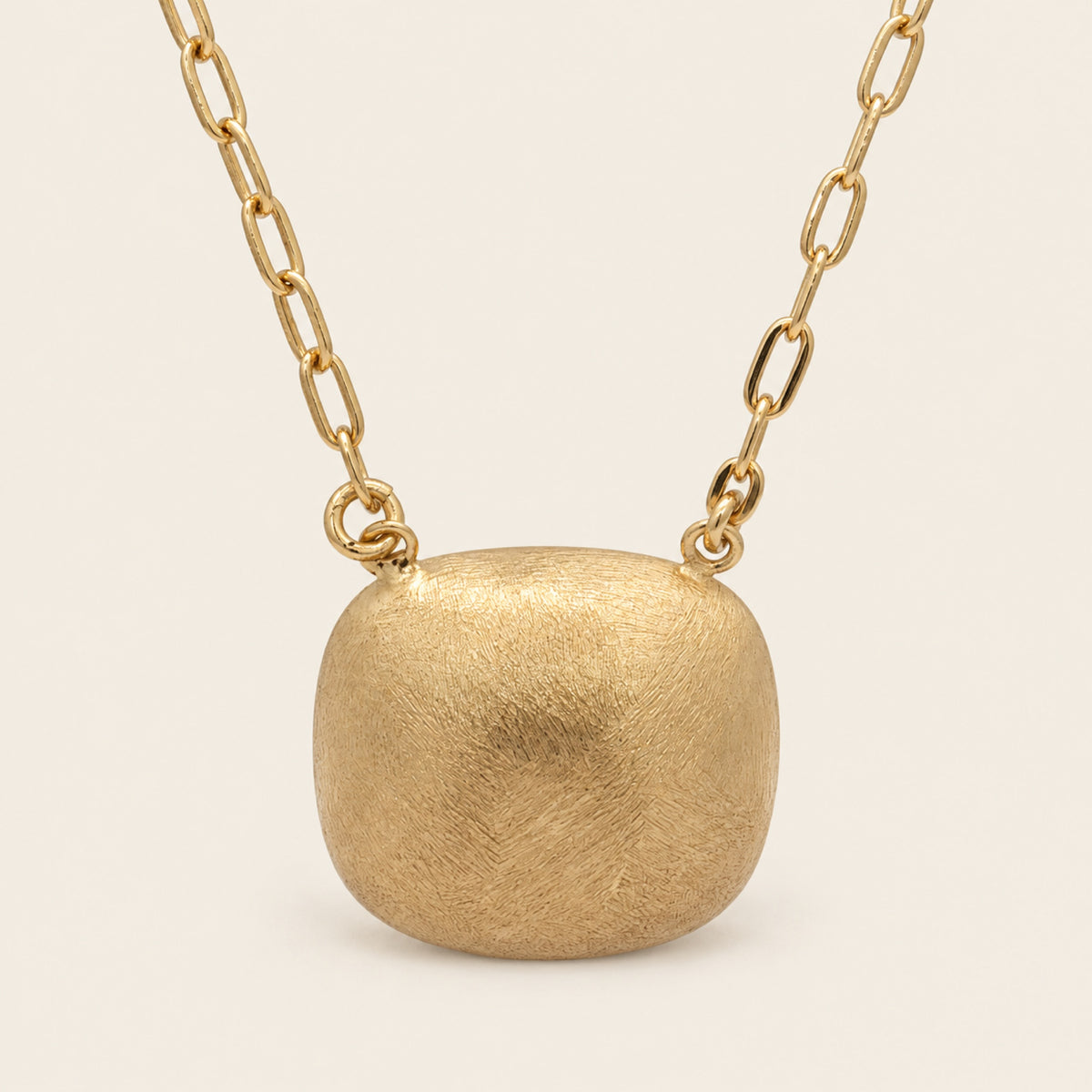Collar de Oro Laminado con Dije Cojín Texturizado