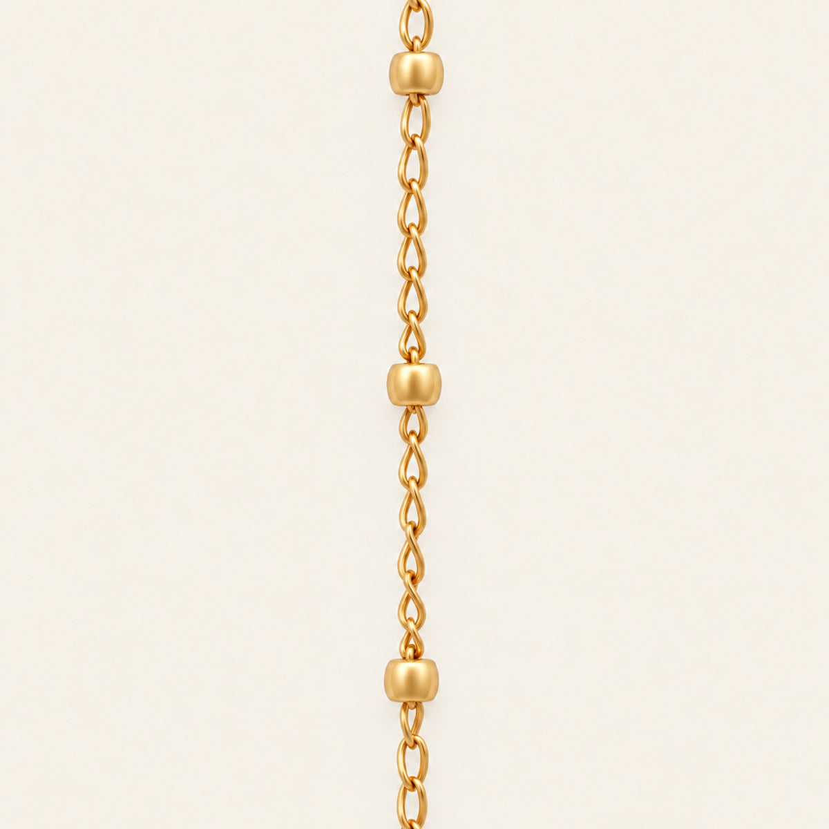 Collar de Oro Laminado con Piedra de Resina y Gotas