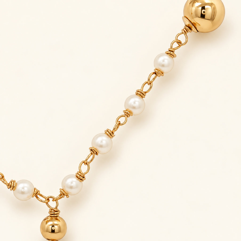 Collar de Oro Laminado con Cruz de Rayos y Perlas