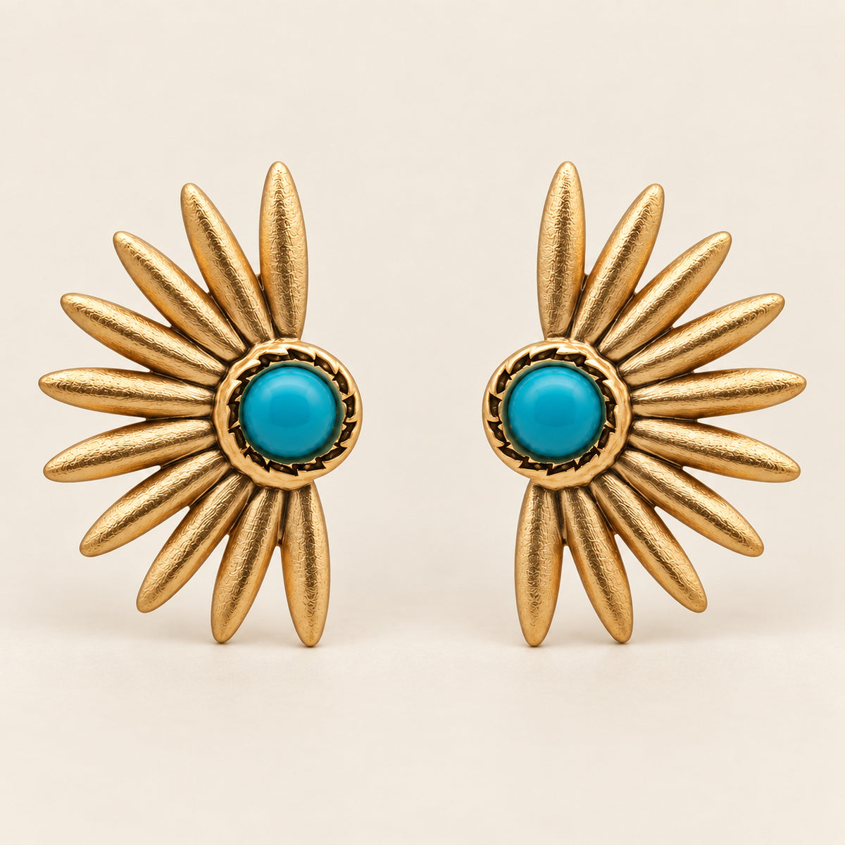 Aretes de Oro Laminado en Forma de Flor con Piedra Turquesa