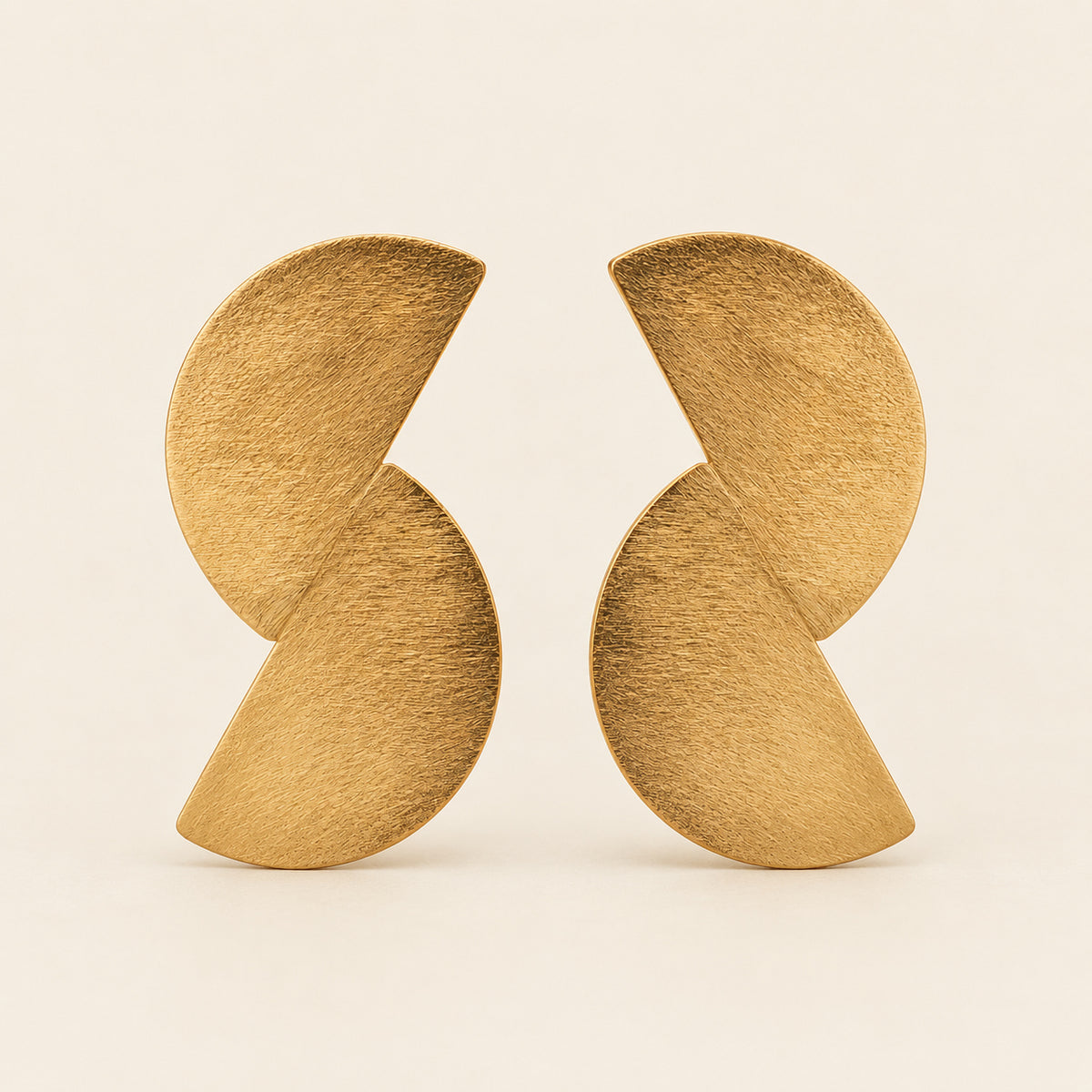 Aretes de Oro Laminado con Doble Media Luna
