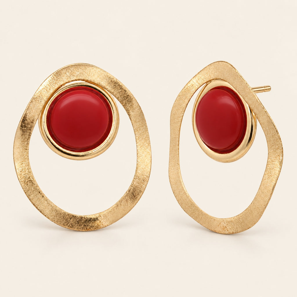 Aretes de Oro Laminado con Piedra Roja de Resina y Aro Irregular