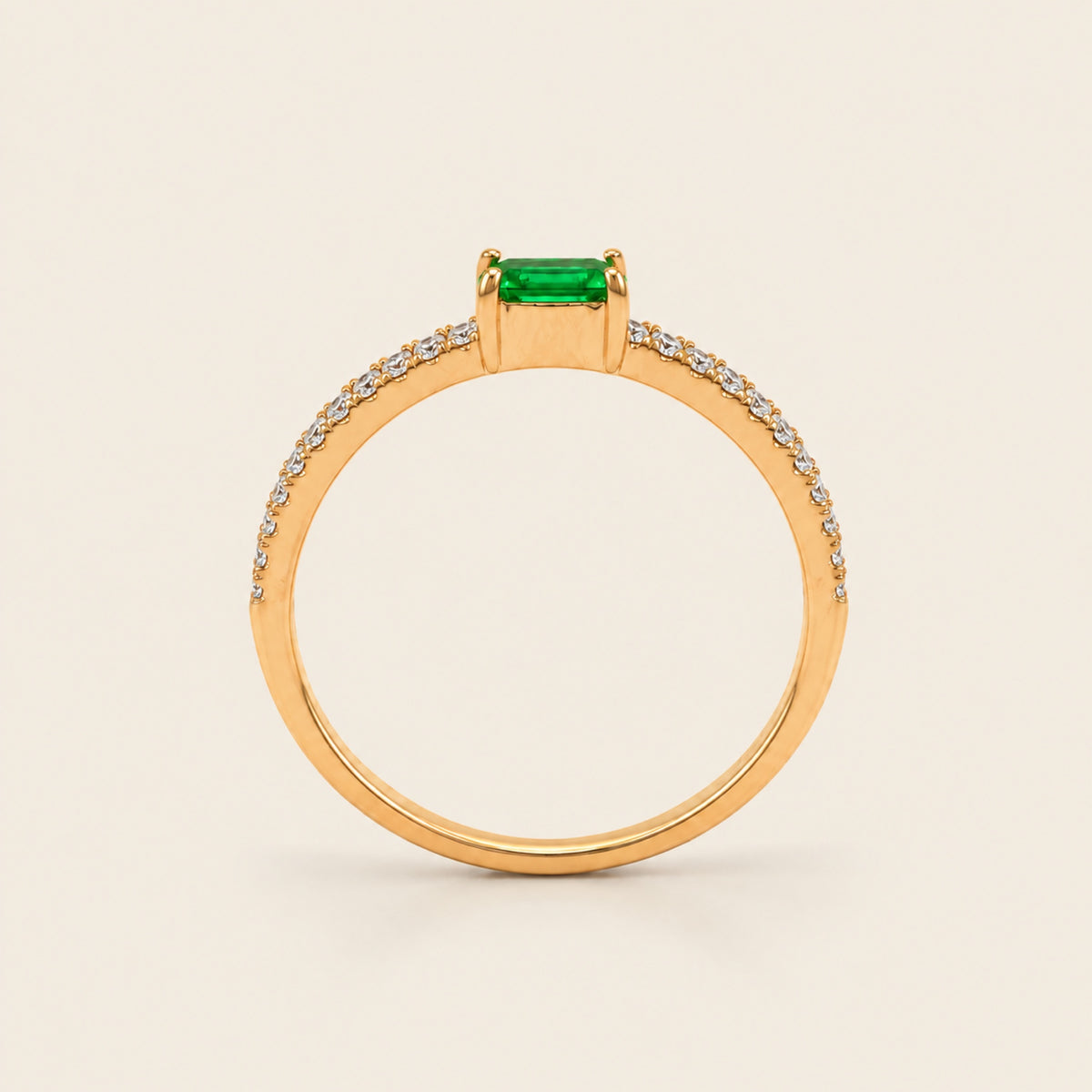 Verónica – Anillo Solitario de Oro Amarillo 14k con Esmeralda y Diamantes