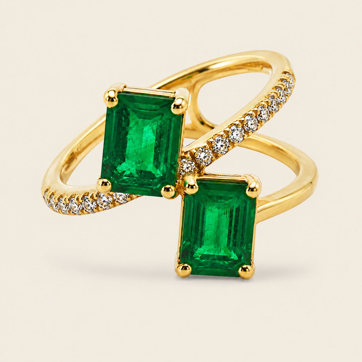 Florencia – Anillo Doble Piedra de Oro Amarillo 14k con Esmeraldas