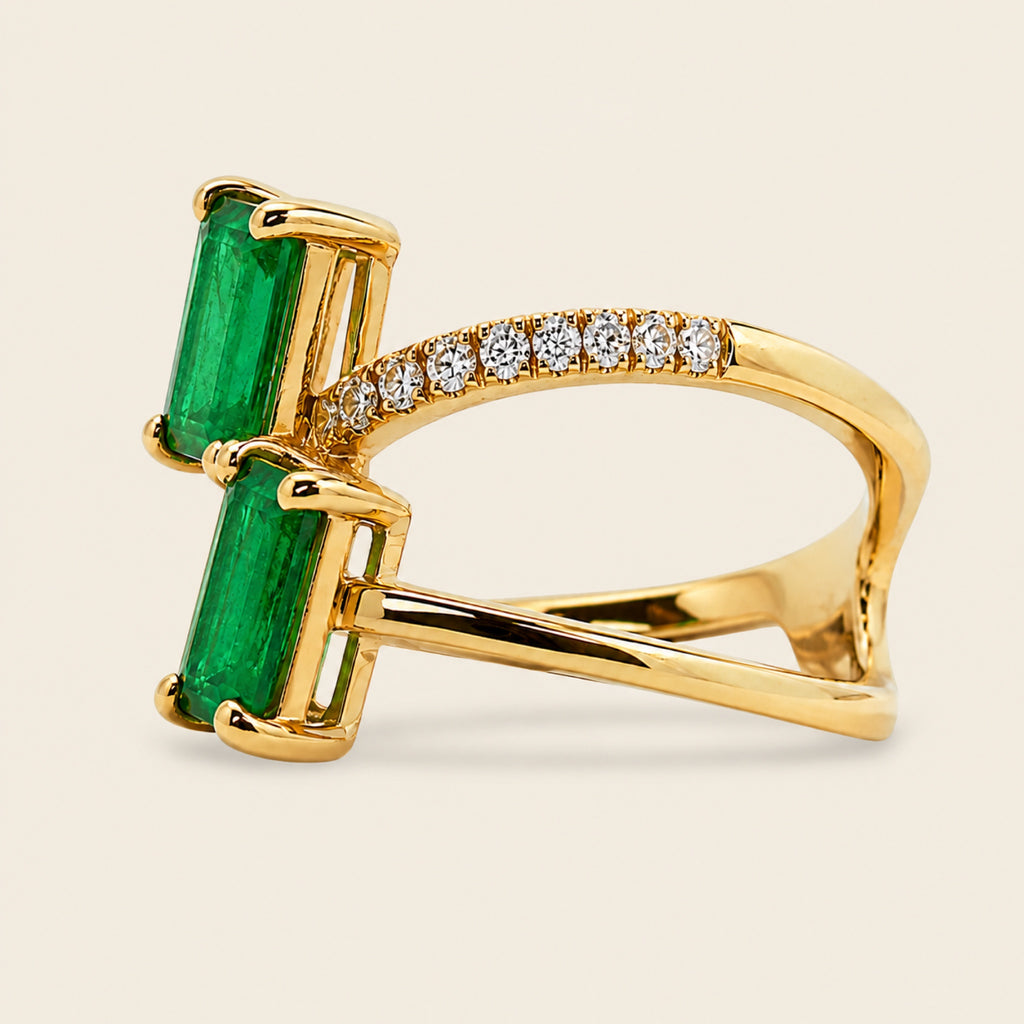 Florencia – Anillo Doble Piedra de Oro Amarillo 14k con Esmeraldas